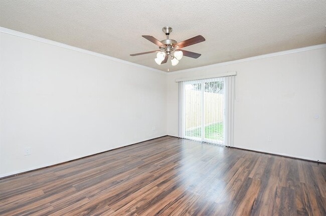 Building Photo - 11823 Zarroll Dr