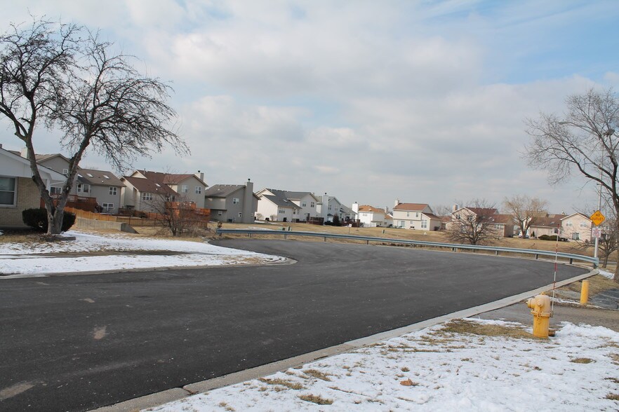 Building Photo - 18003 Greenview Terrace