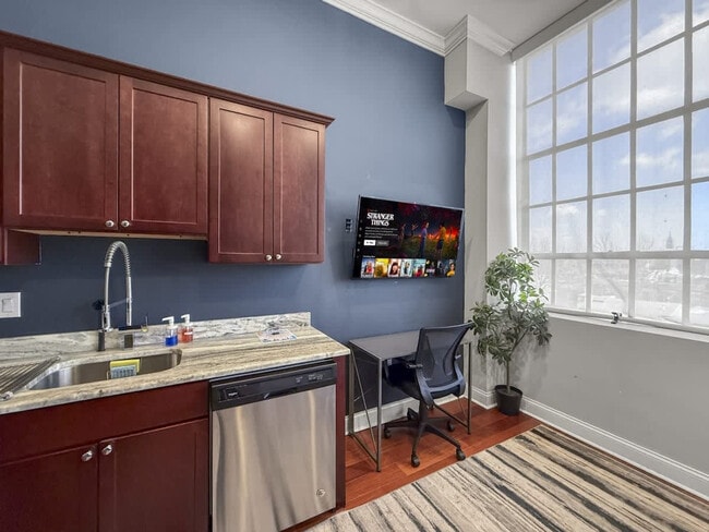 Building Photo - 1421 N 5th St