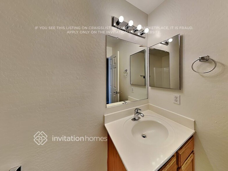 Building Photo - 6811 N 129th Dr