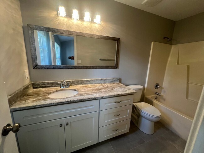 Building Photo - 5018 Huntclub Chase