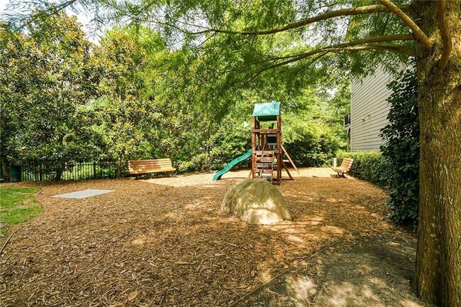 Building Photo - 1299 Linden Ct