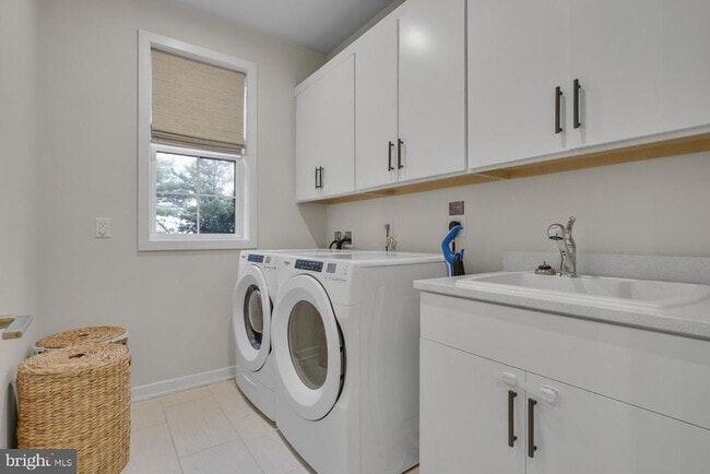 Building Photo - 7436 Backett Wood Ter