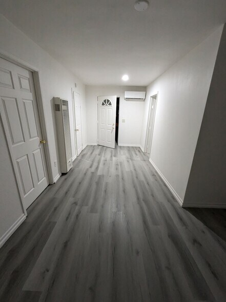 Building Photo - 17201 E Orkney St