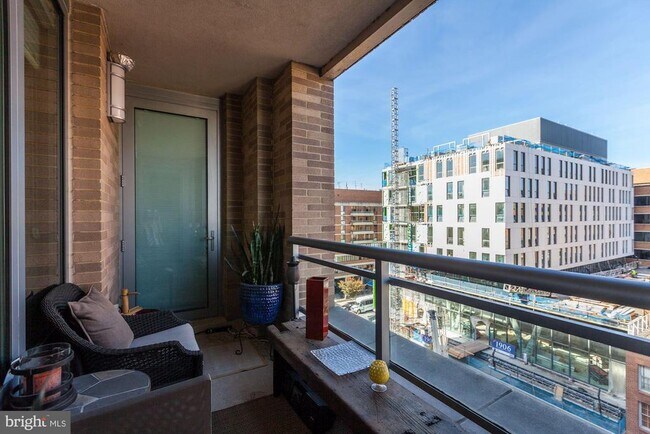 Building Photo - 1155 23rd St NW