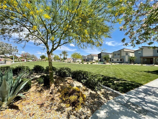Building Photo - 4451 Sapphire Moon Ave