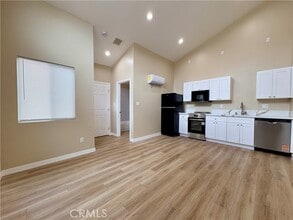 Building Photo - 1464 3rd St