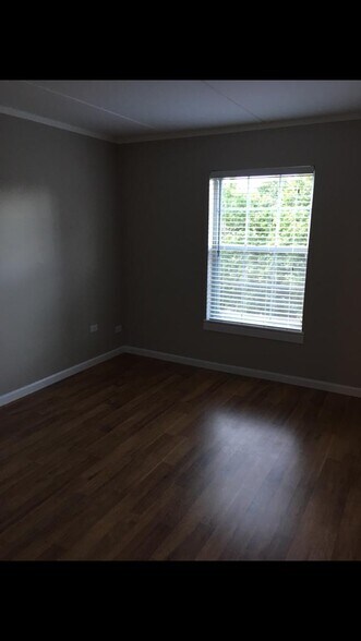 Building Photo - 5125 Blodgett Ave