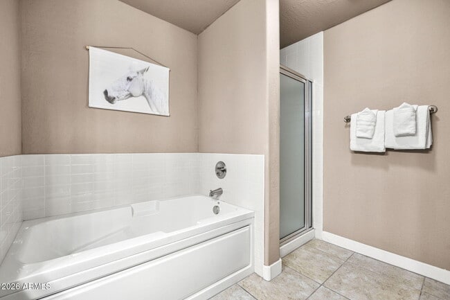 Building Photo - 5450 E Deer Valley Dr