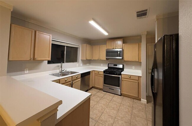 Building Photo - 1813 Lantana Dr