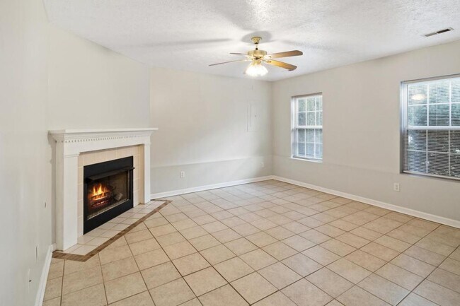 Building Photo - 359 Montgomery Cir