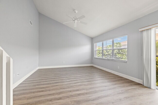 Building Photo - 487 Pinellas Bayway S