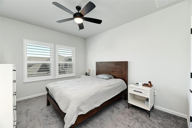 Building Photo - 5820 Harper Park Dr