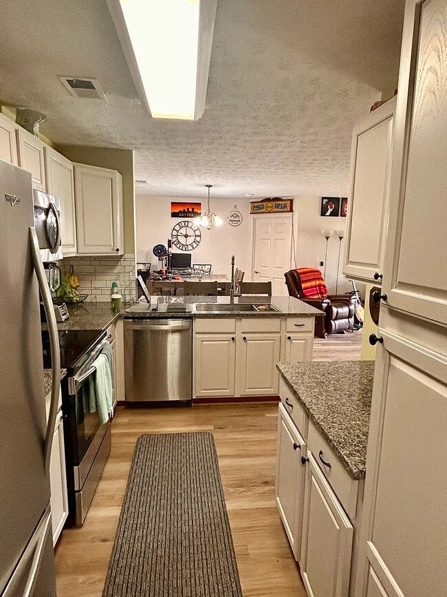 Building Photo - 3129 Crestmont Ln
