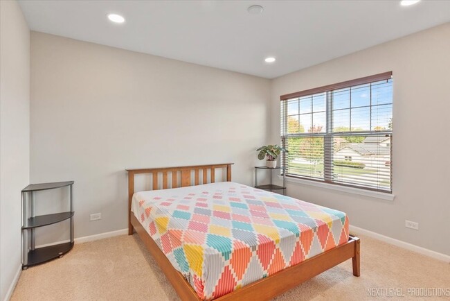 Building Photo - 73 W Illinois Ave