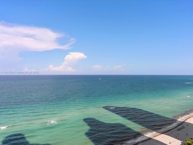 Building Photo - 15901 Collins Ave