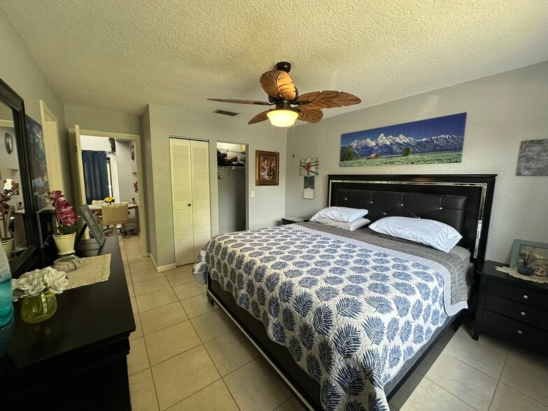 Building Photo - 1361 Sandpiper Blvd