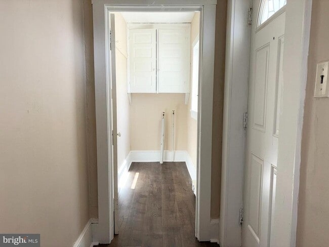 Building Photo - 26 Orchard St W