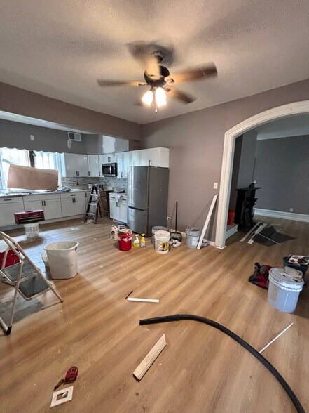 Building Photo - 438 Villa St