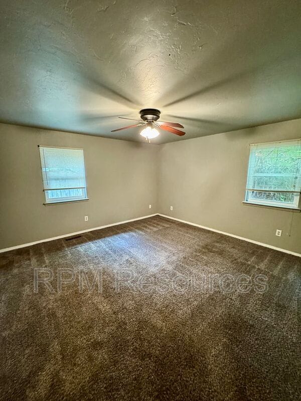 Building Photo - 12504 Whispering Hollow Dr