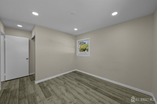 Building Photo - 41 Herbert Ave