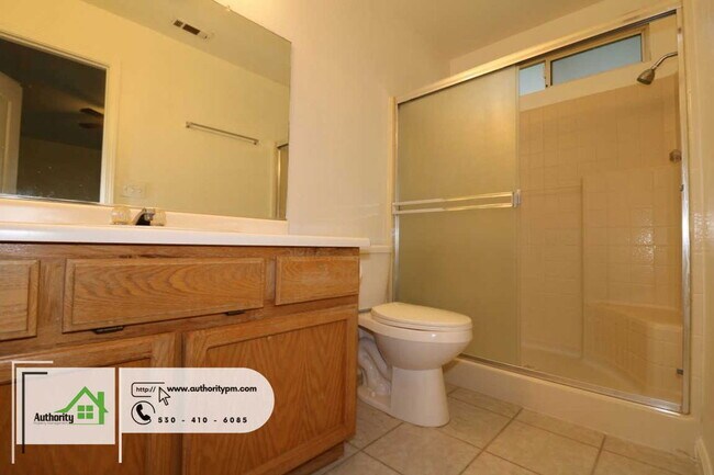 Building Photo - 2928 Salmonberry Dr