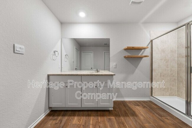 Building Photo - 6212 Sunhigh Dr