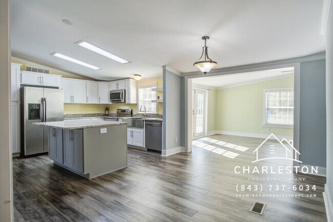 Building Photo - 1807 United Dr