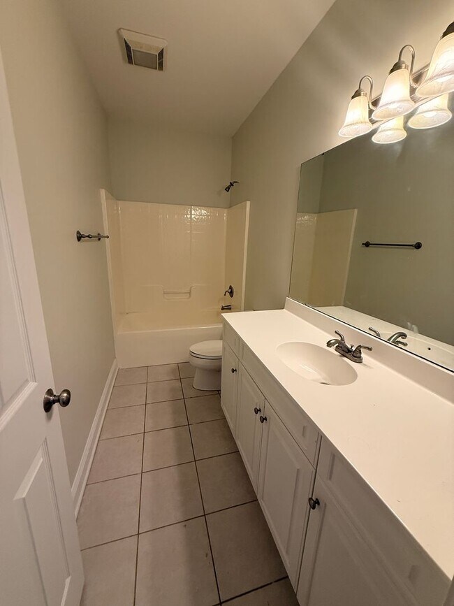 Building Photo - 2628 Coulter Pl