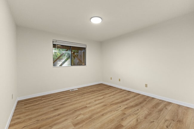 Building Photo - 9607 122nd Ave SE