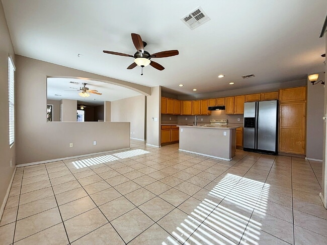 Building Photo - Well-maintained single-story home in the desirable Ashton Ranch community of Surprise.