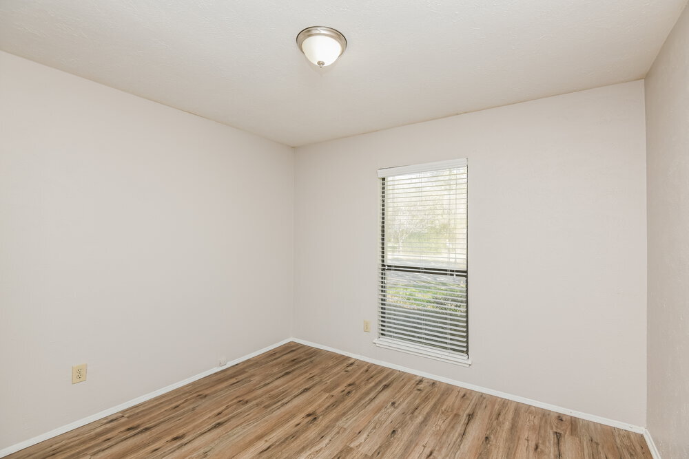 Building Photo - 6317 Sunset Rd