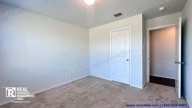 Building Photo - YOUR 3-BED, 2-BATH DREAM HOME AWAITS IN GRAND PRAIRIE