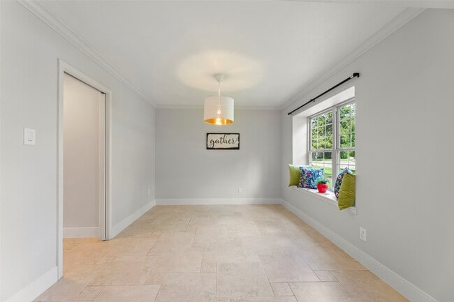 Building Photo - 14115 River Forest Dr