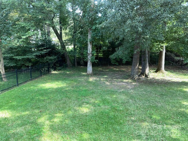 Building Photo - 6217 Chavel Ln