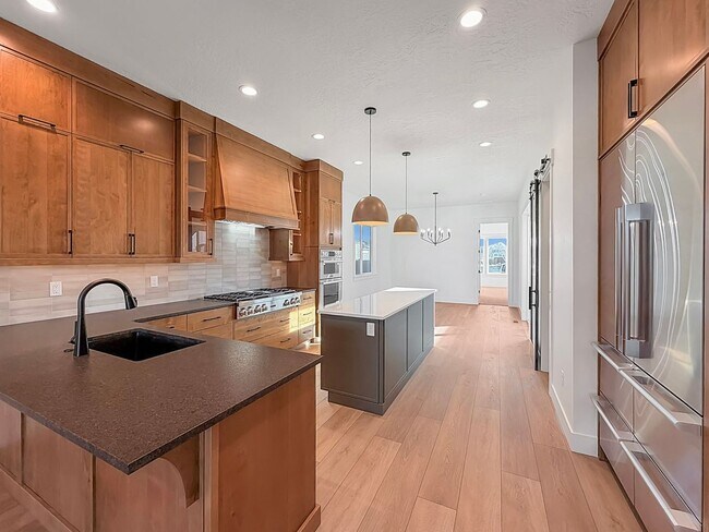 Building Photo - Luxury New Construction in Centerra: 4-Bed High-End Home, Dog Friendly, Fenced Yard, Near Downtow...