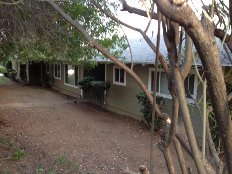 Primary Photo - 11576-11578 Valle Vista Rd