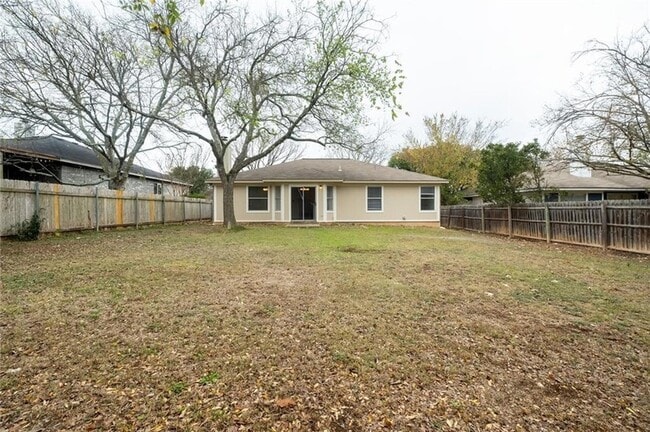 Building Photo - 2116 E Gann Hill Dr