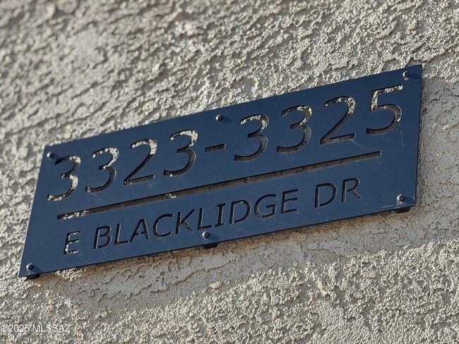 Building Photo - 3323 E Blacklidge Dr