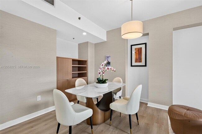 Building Photo - 1395 Brickell Ave