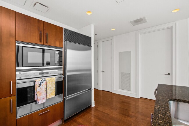 Building Photo - 401 N Wabash Ave