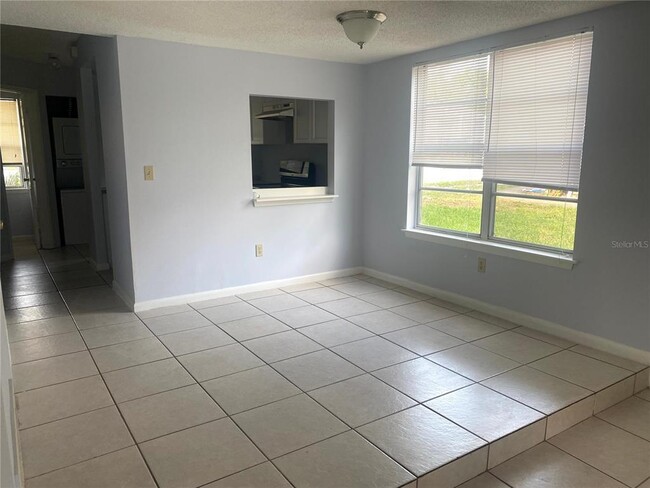 Building Photo - 12086 Mendel Dr