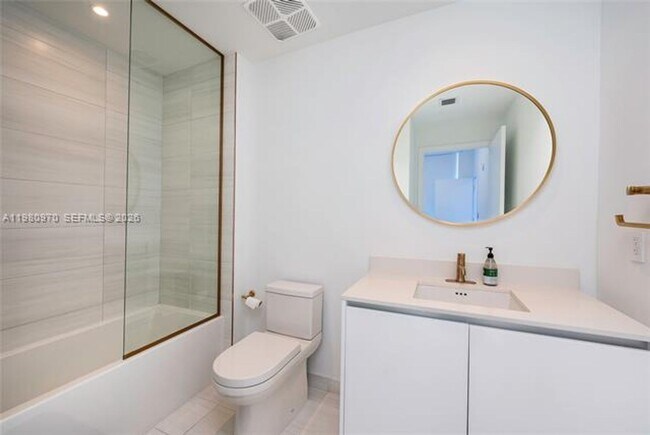 Building Photo - 2678 Tigertail Ave