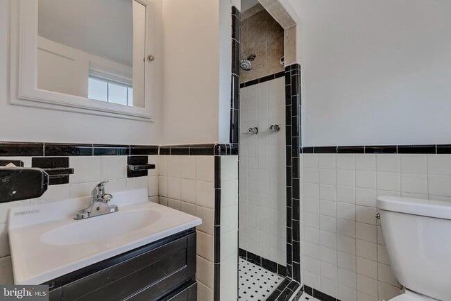 Building Photo - 3714 17th St NE