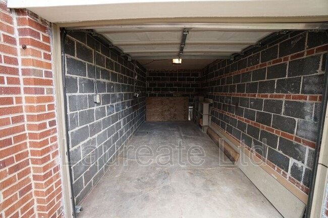 Building Photo - 2534 Niagara St