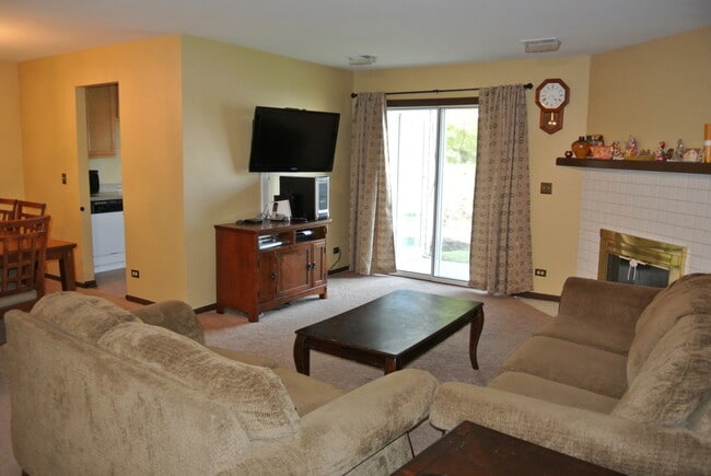 Building Photo - 2458 Charleston Dr