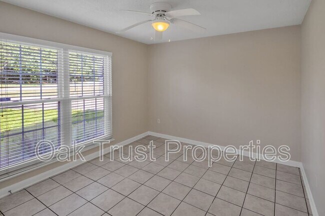 Building Photo - 874 S Colony Dr