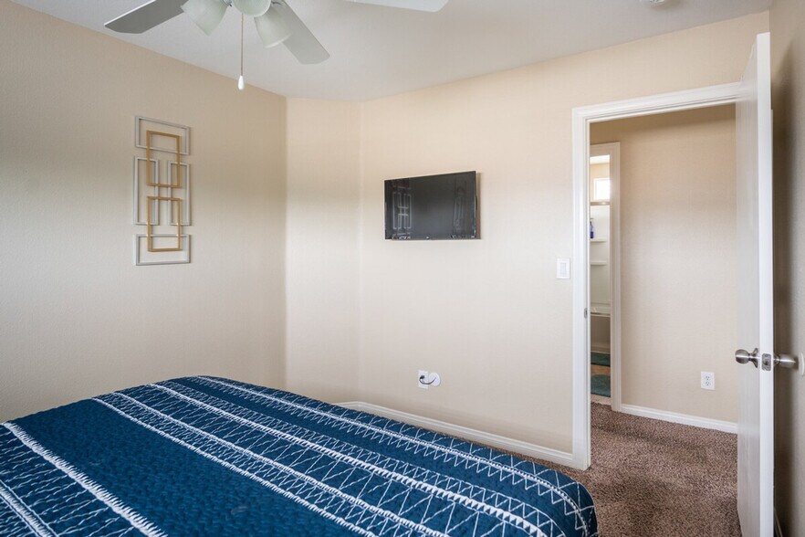 Building Photo - 3968 E Spruce Fern Ln