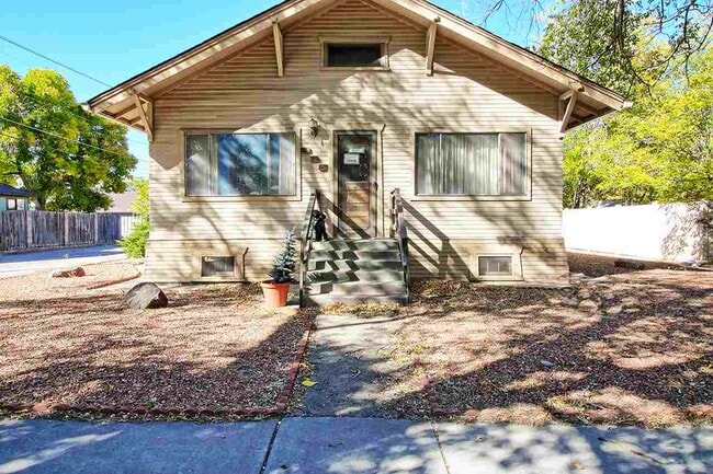 Primary Photo - 825 N 7th St