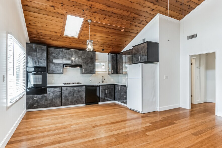 Kitchen - 4708 Orion Ave